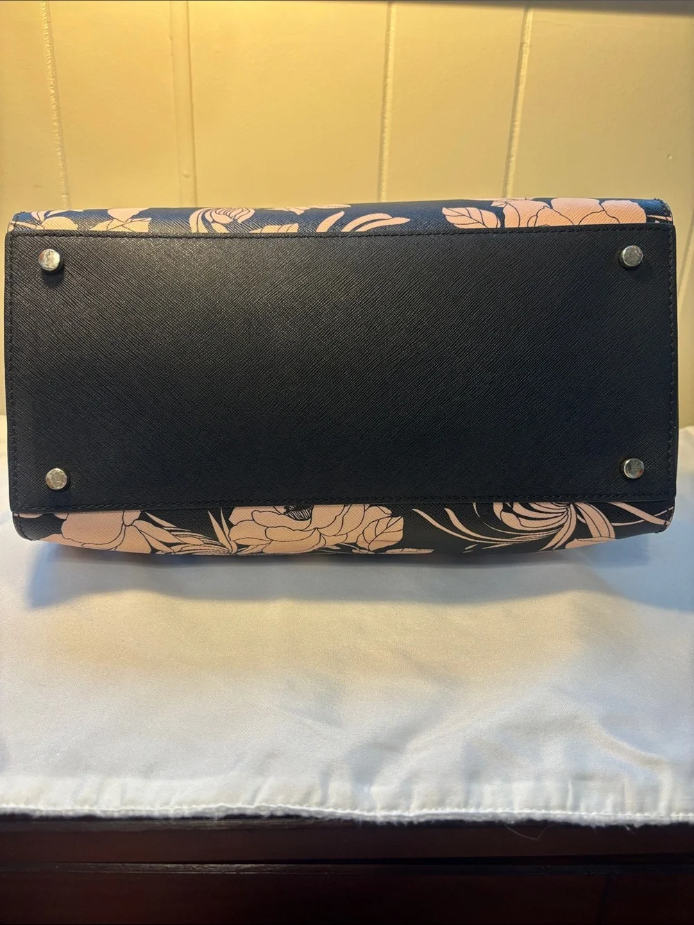 EUC Kate Spade Laurel Way Gardenia Satchel & Wallet Set